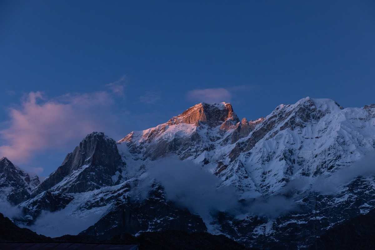 La bonifica dell'Everest, trovati anche dei cadaveri