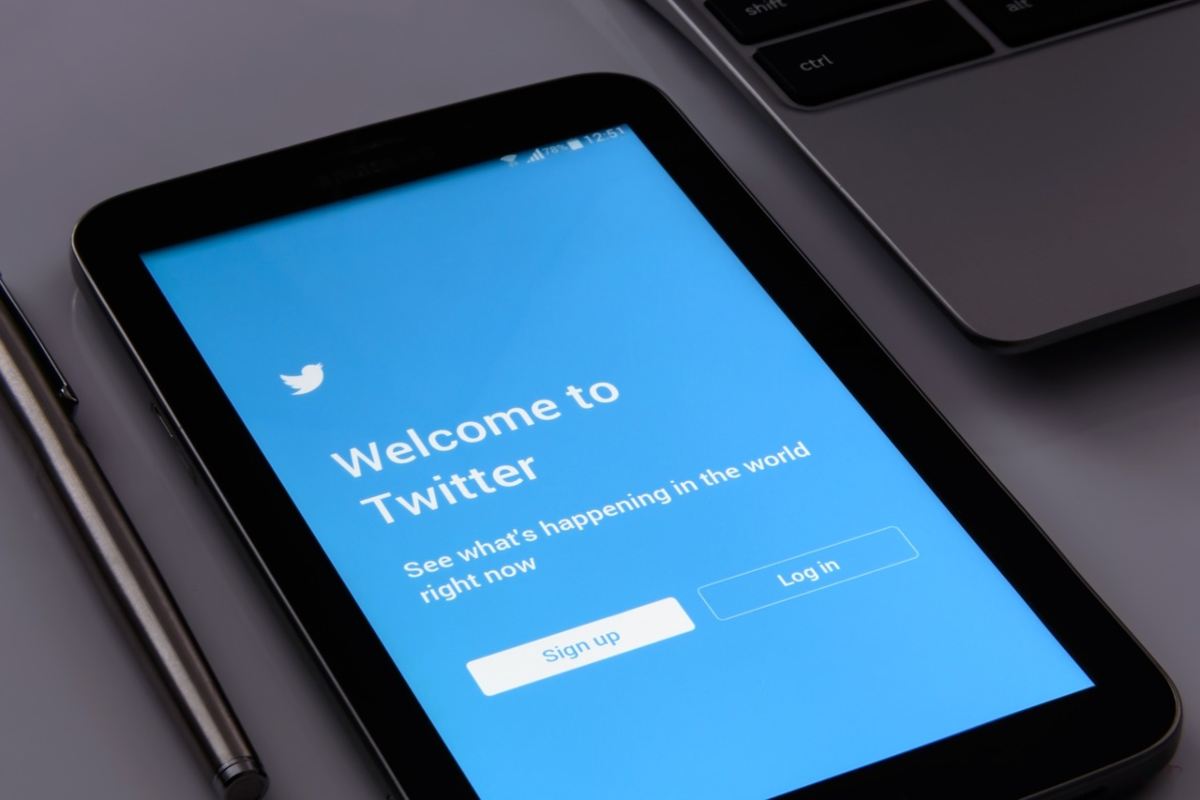 La piattaforma X (ex Twitter) avrà contenuti a pagamento: i dettagli