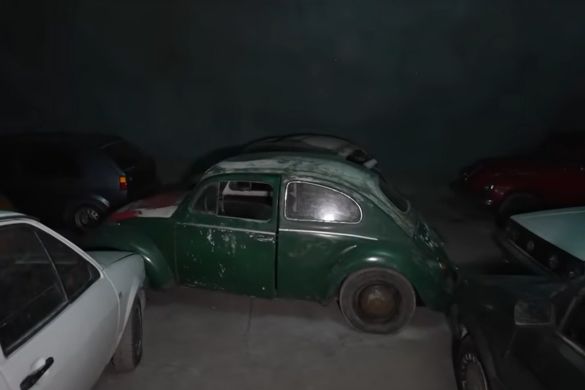 Decine di auto d’epoca abbandonate scoperte in una miniera da youtuber