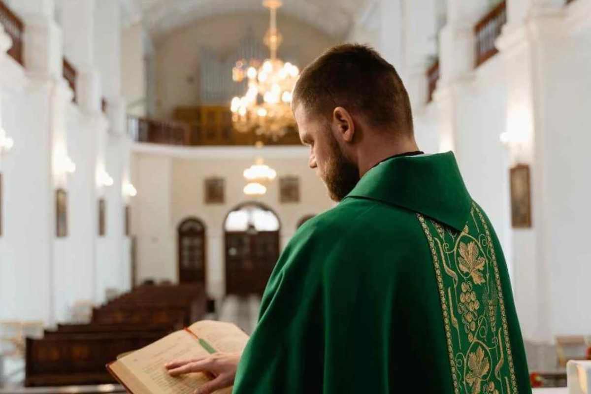 Preti e suore, sapete quanto guadagnano