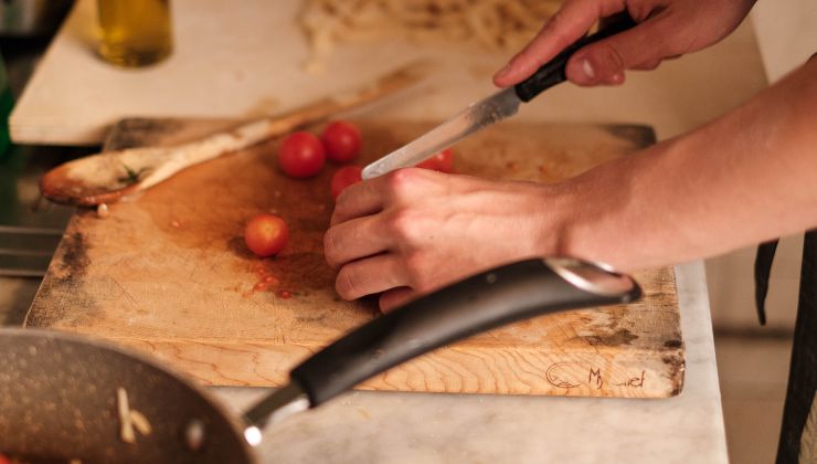 Non usare più i taglieri di legno in cucina