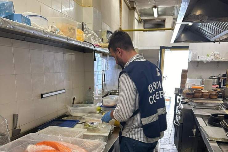 Sequestrato pesce non tracciato e mal conservato