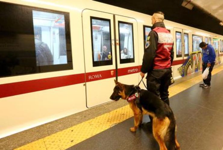 Controlli antiborseggio in metro