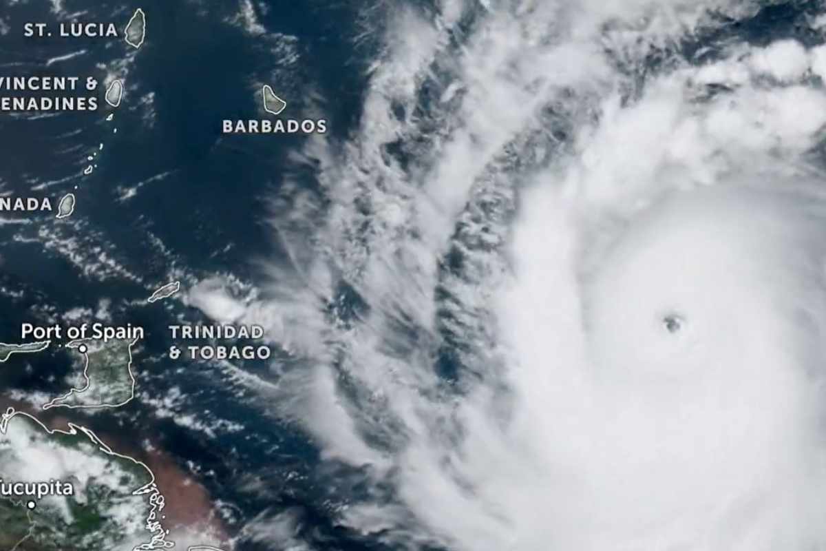 Uragano Beryl si avvicina alla costa: “Non abbiamo mai visto nulla del genere” – VIDEO