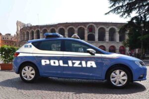 Verona: poliziotti salvano un bambino