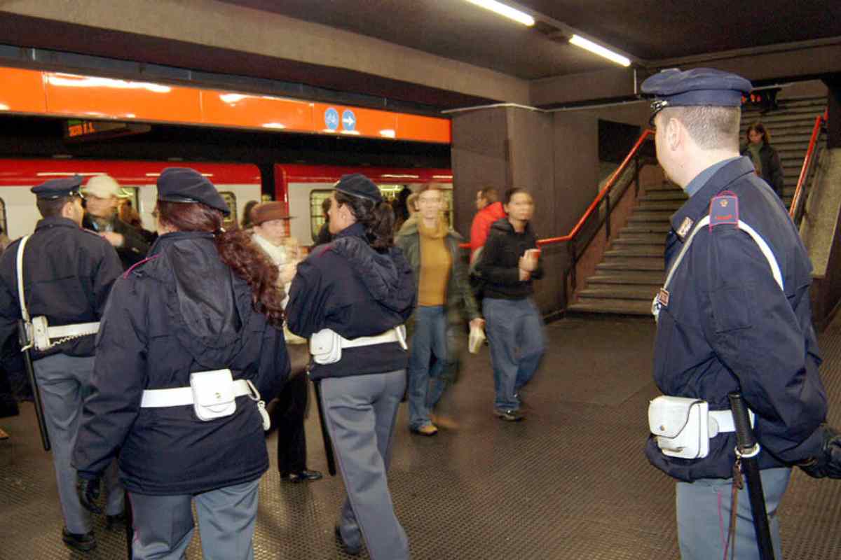 Borseggiatrici metro