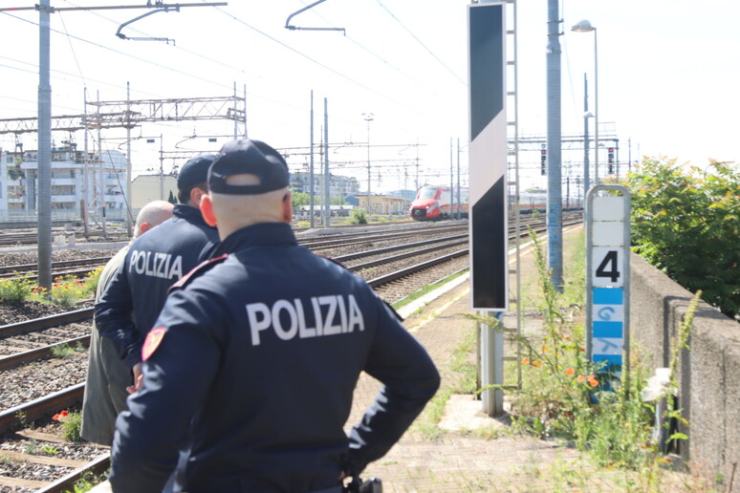 Uomo Perde la testa in treno e interviene la Polizia