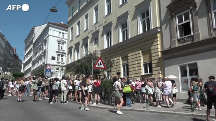 Folla swifties a Vienna