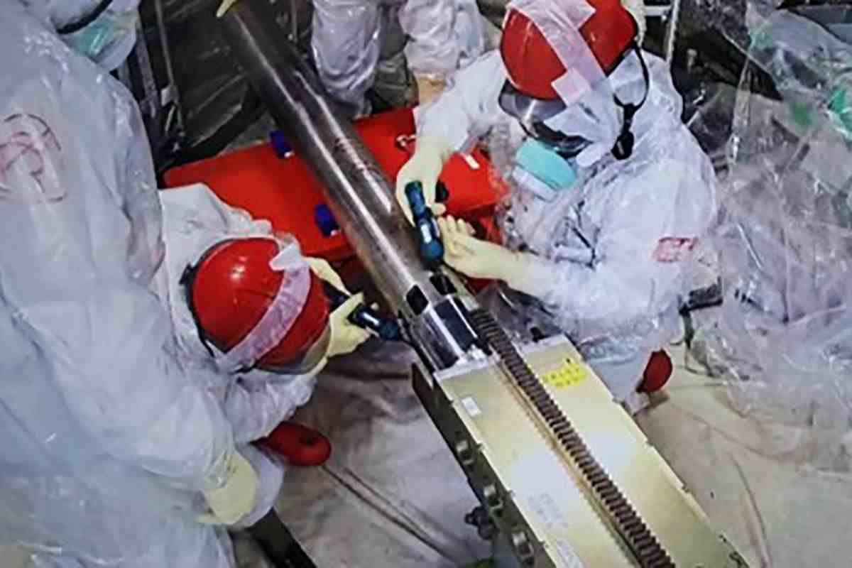 Un robot in missione nella centrale nucleare di Fukushima