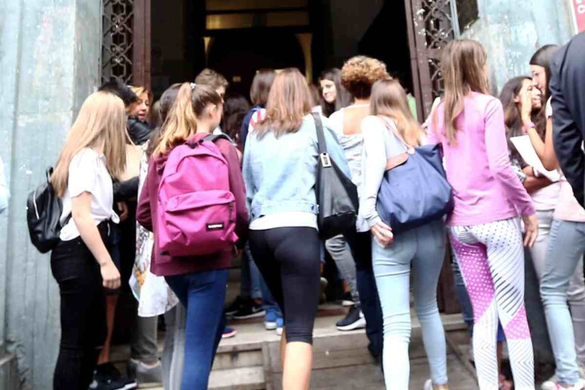 Scuola: ‘attenzione al peso degli zaini dei bambini’