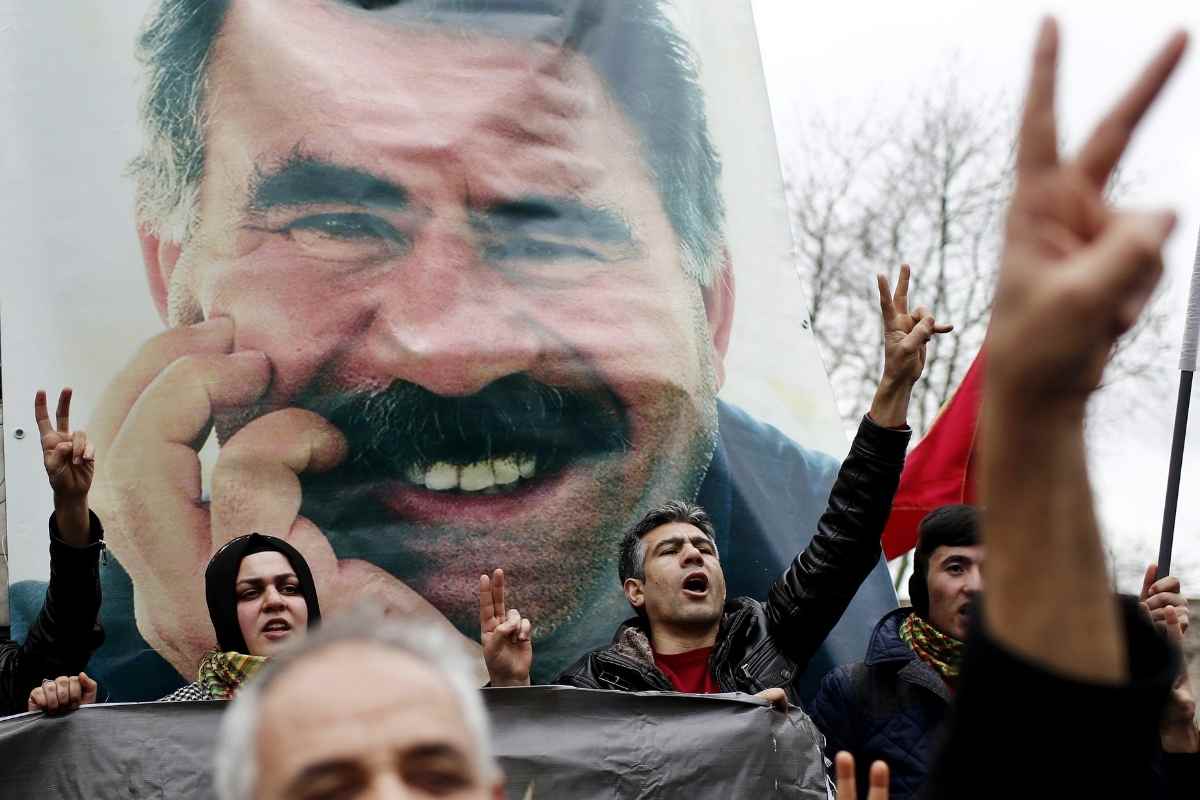 Chi è Abdullah Ocalan, il leader del PKK che dovrebbe parlare al Parlamento turco