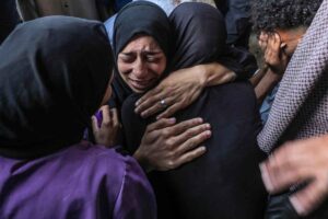 Assedio nel nord della Striscia di Gaza, Msf: "È una catastrofe". Oms: "Polio, bambini a rischio paralisi"