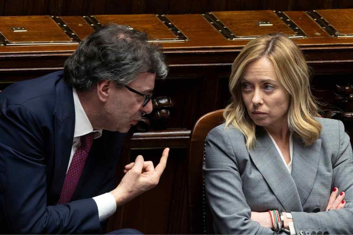 Giancarlo Giorgetti e Giorgia Meloni in Aula