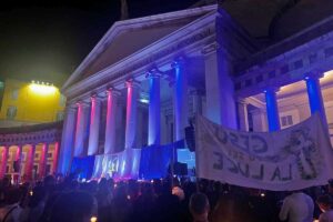 Processione La Notte di Luce a Napoli, in piazza del Plebiscito