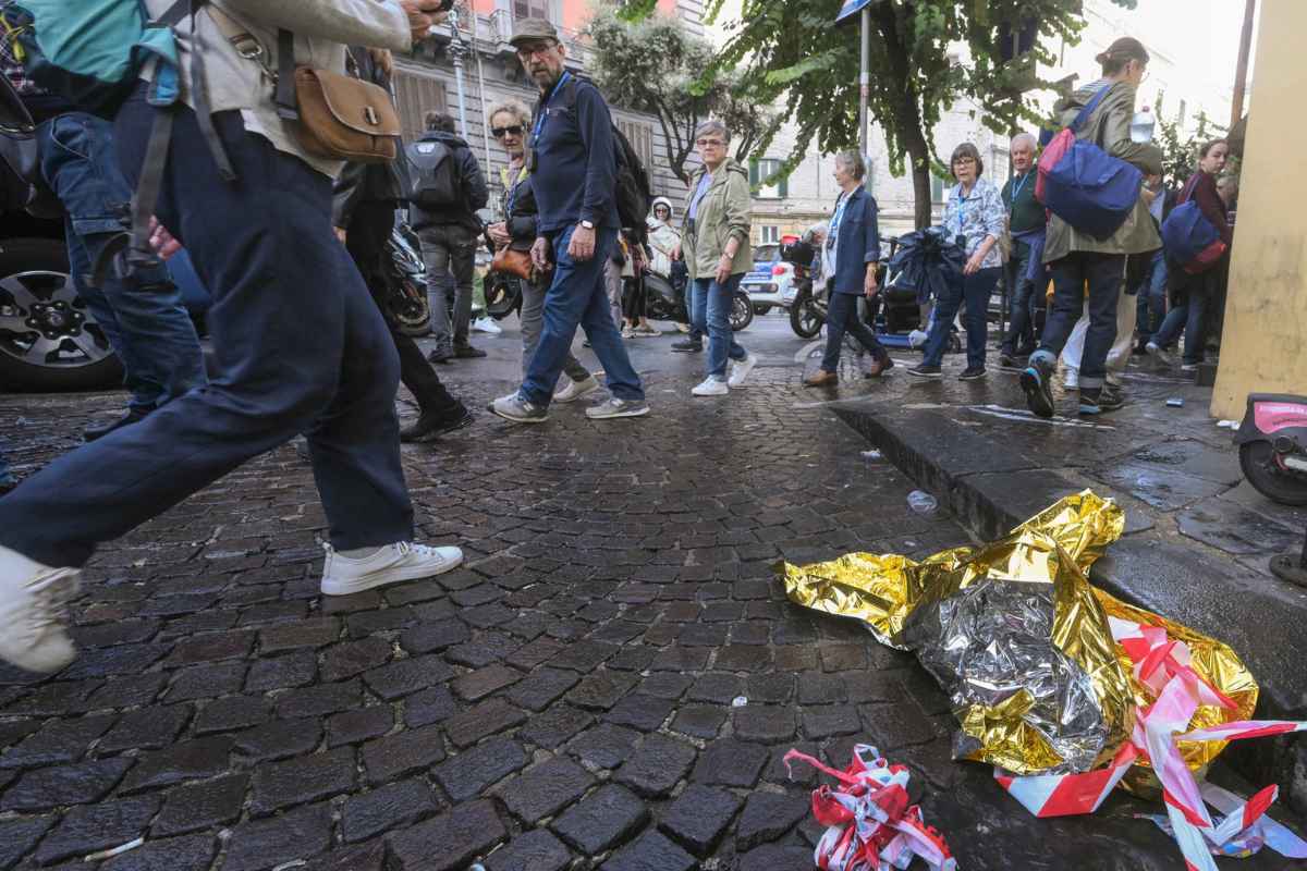 Napoli, omicidio del 15enne: un coetaneo fermato in Questura. È coinvolto nell'uccisione di Emanuele