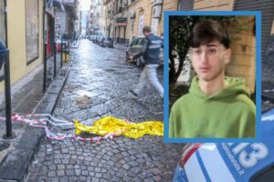 Ucciso a 15 anni a Napoli: “Ragazzi in motorino padroni della strada, volevo segnalarli al 112. Ma nessuno mi ha risposto”