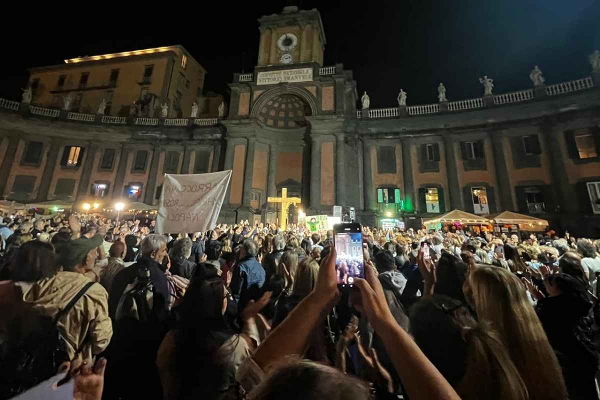 A Napoli è tutto pronto per la Notte di Luce: “Abbiamo bisogno di speranza, con Gesù illuminiamo tutto il mondo” – DIRETTA –