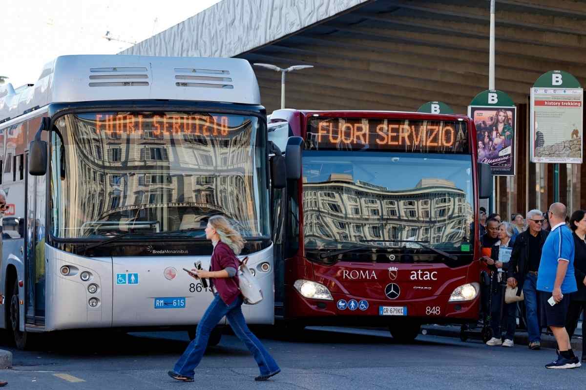 Sciopero dei trasporti lunedì 28 ottobre 2024: a rischio metro, bus e tram per 24 ore, gli orari