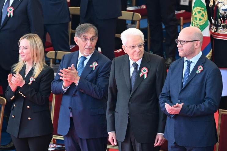 Sergio Mattarella, Ignazio La Russa, Lorenzo Fontana, Giorgia Meloni in una cerimonia pubblica