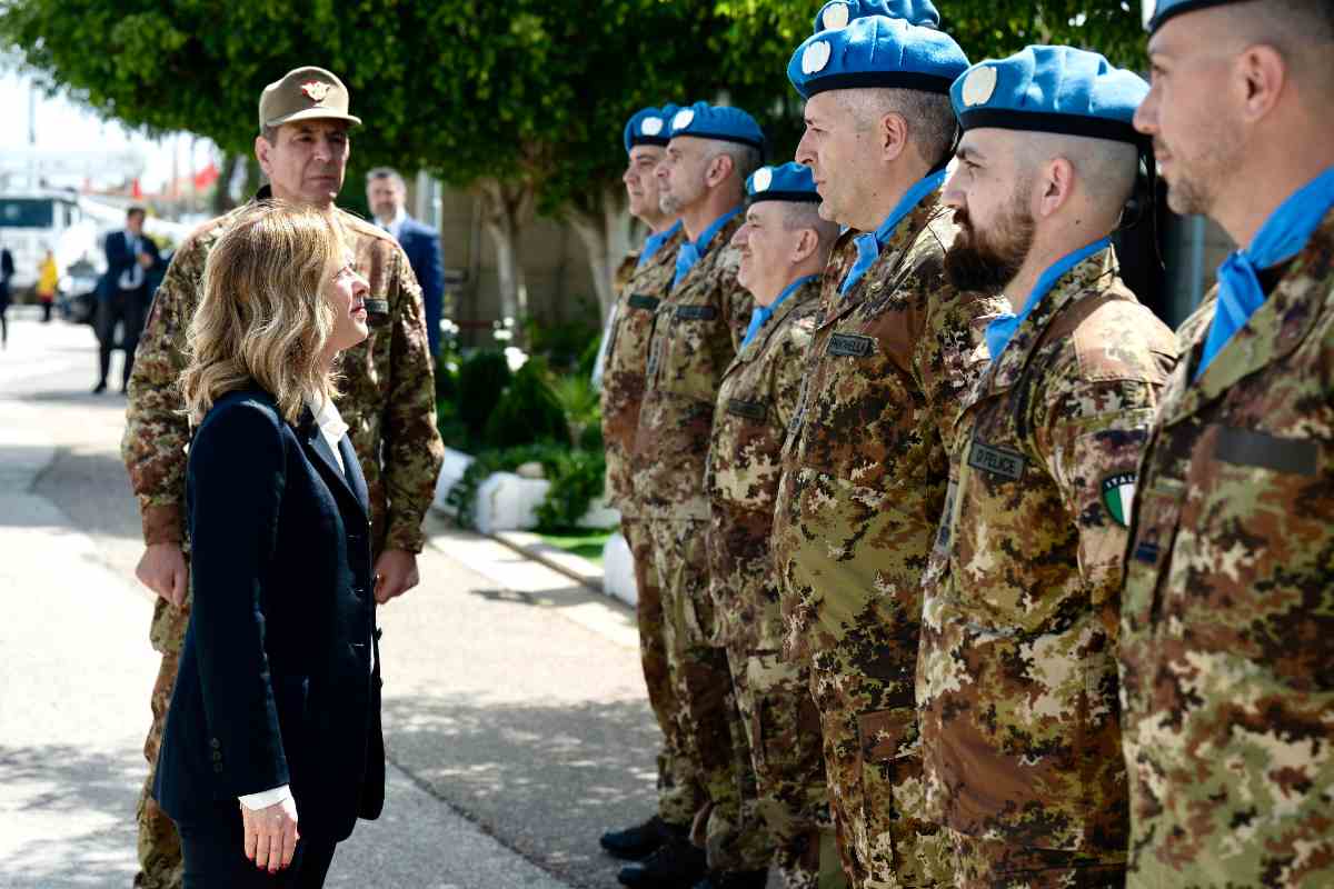 Spese militari italiane per 32 miliardi di euro, il ricercatore: “E i cittadini non arrivano a fine mese”