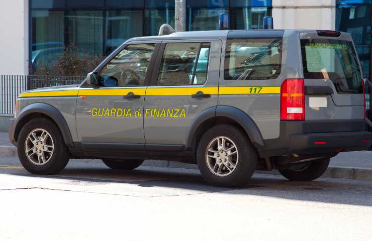 Guardia di Finanza auto