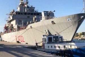 La nave Libra della Marina militare italiana