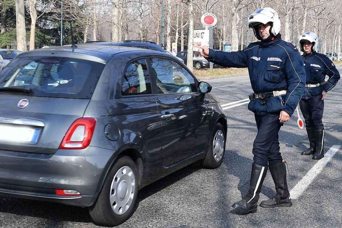 Targhe estere, avete auto del genere? Rischiate grosso. Il fenomeno dilaga in Italia