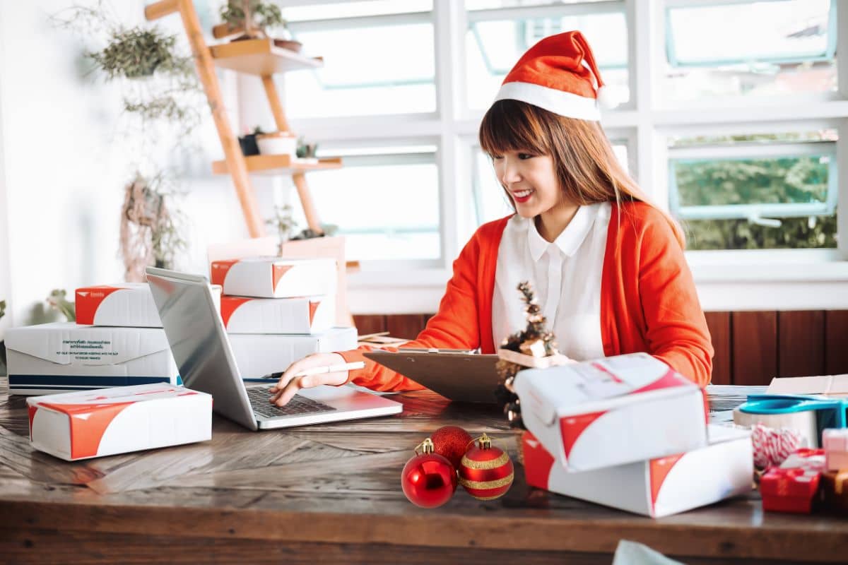 Natale, più di 16mila posti di lavoro sotto l’albero: come candidarsi