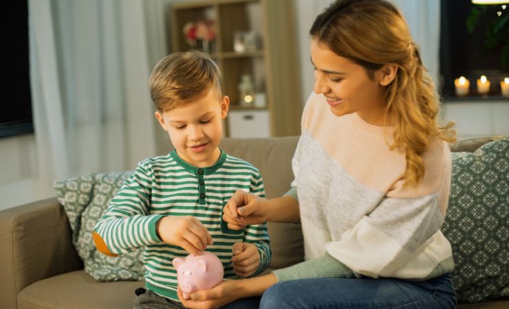 madre e figlio, soldi