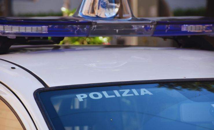 Una volante della polizia locale