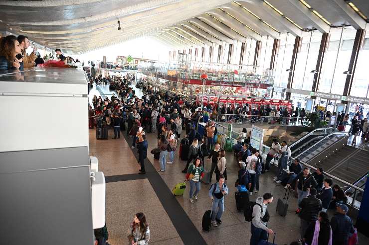 gente alla stazione