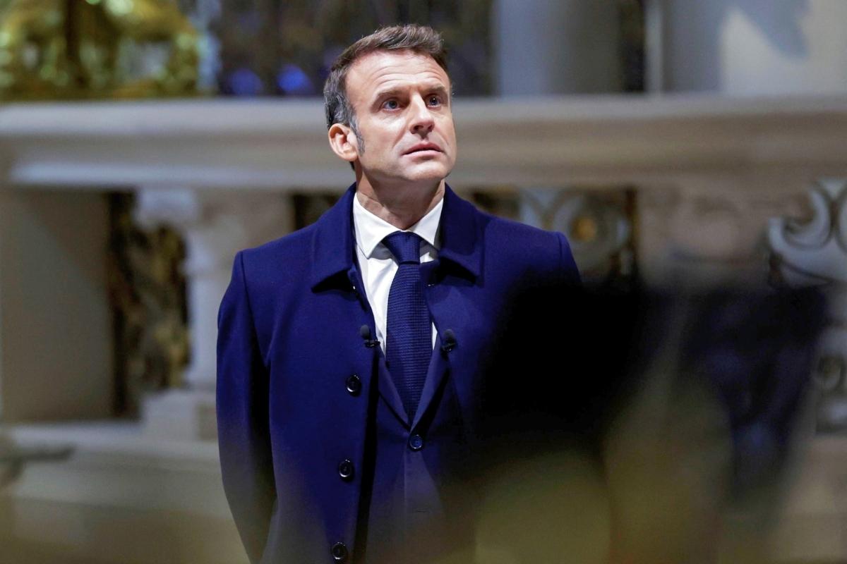 Francia, Macron non si dimette: tutti gli scenari possibili per risolvere la crisi di governo