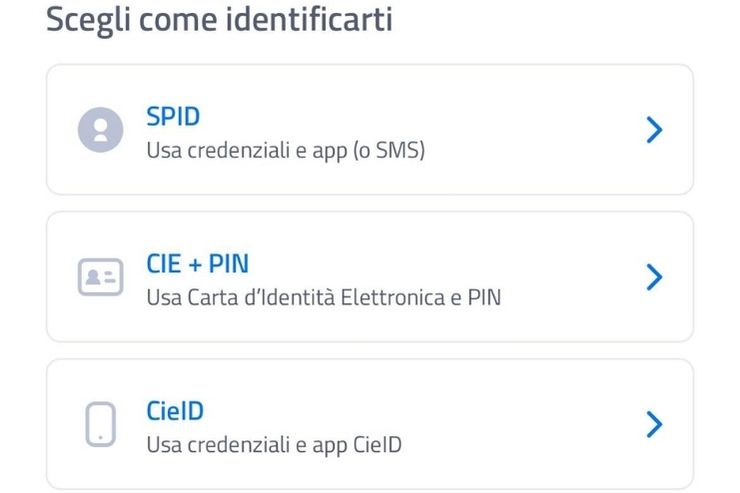 Uno screenshot dell'app IO per identificarsi prima di aggiungere i documenti su IT-Wallet