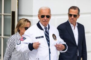 Joe Biden e Hunter Biden durante un pomeriggio in famiglia