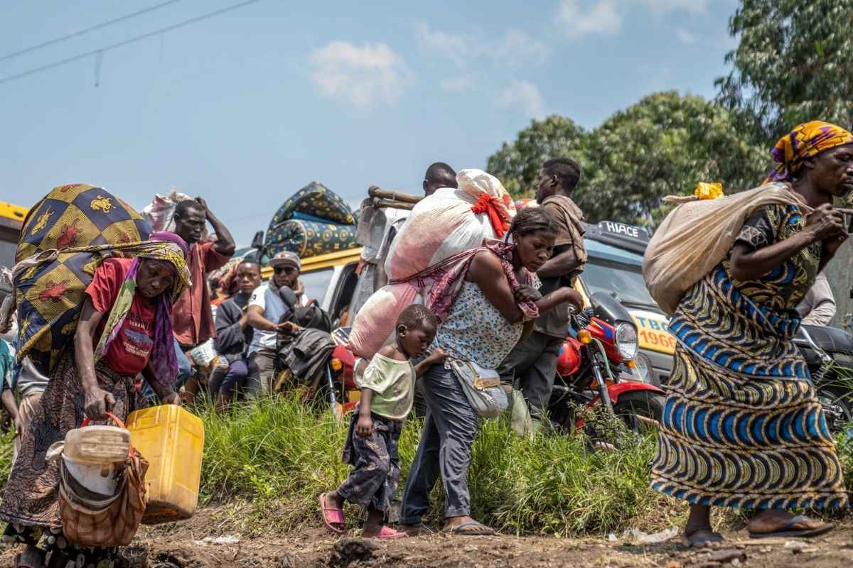 Malattia Congo, Pregliasco: “Fare qualcosa in più a livello internazionale, inviare medici sul posto e informare le persone”