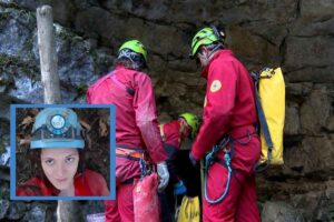 Soccorsi per estrarre la speleologa Ottavia Piana dalla grotta