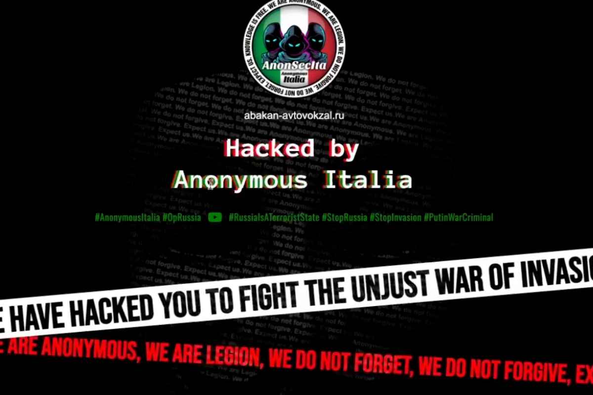 Come gli hacker italiani hanno colpito con 200 attacchi i siti web russi: la cyberguerra di Anonymous