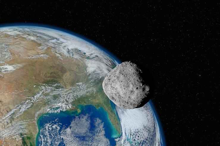 Asteroide verso la Terra