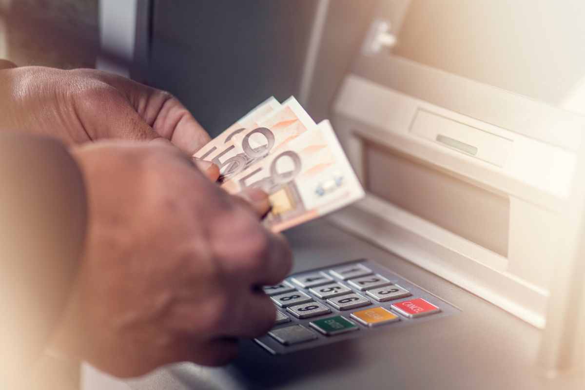 Versamenti bancomat: quando scatteranno i controlli dell’Agenzia delle Entrate