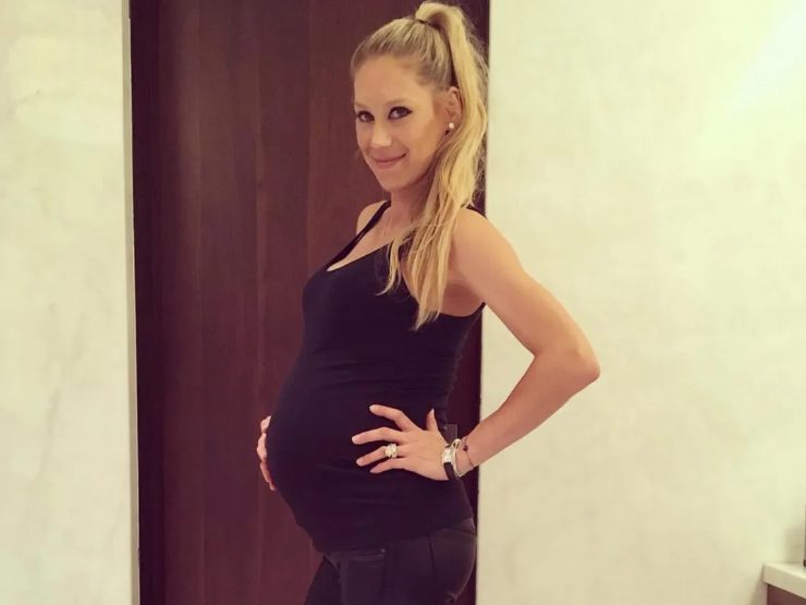 Anna Kournikova e la foto social della gravidanza