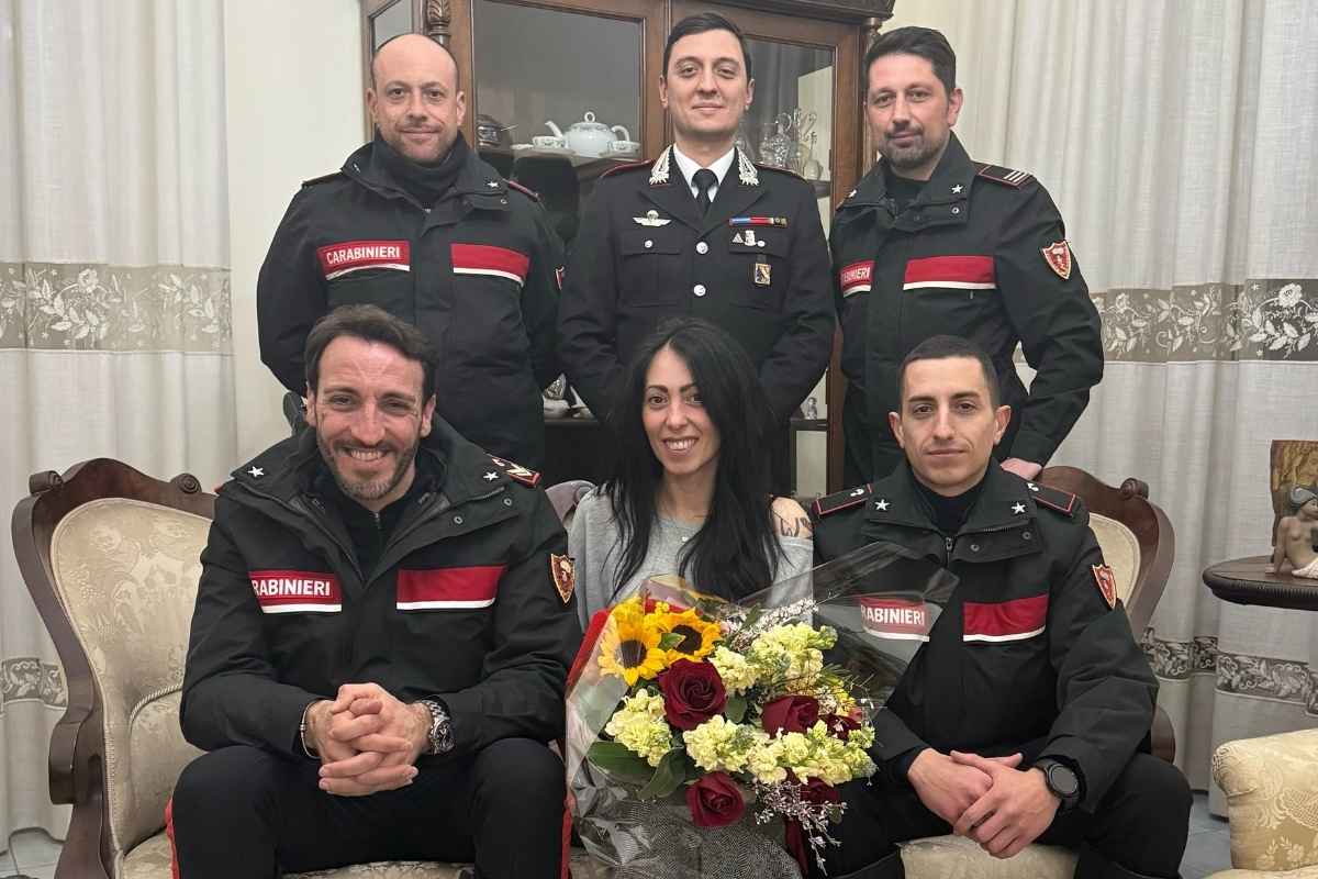 La storia a lieto fine di Assunta, salva dopo un infarto grazie a un massaggio cardiaco dei carabinieri