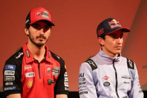 Bagnaia e Marquez nel corso di una conferenza stampa