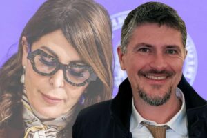 Sullo sfondo la ministra del Turismo Santanché, in primo piano il deputato del M5S Enrico Cappelletti