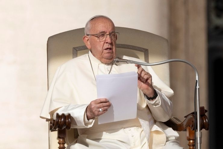 Papa Francesco incontra i fedeli 