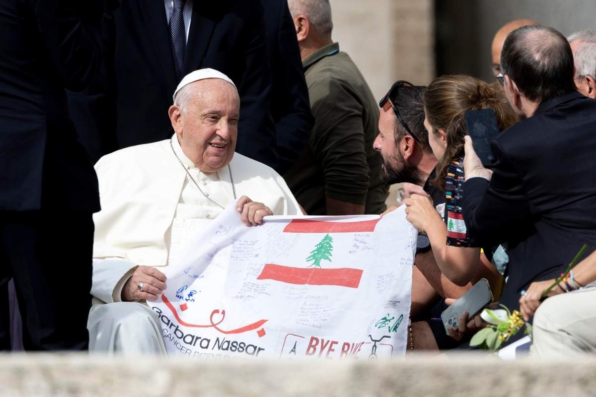 Come sta Papa Francesco: “Uscito dalla fase critica, ma è presto per scogliere la prognosi”