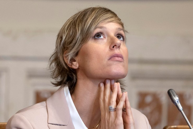 Federica Pellegrini pensierosa