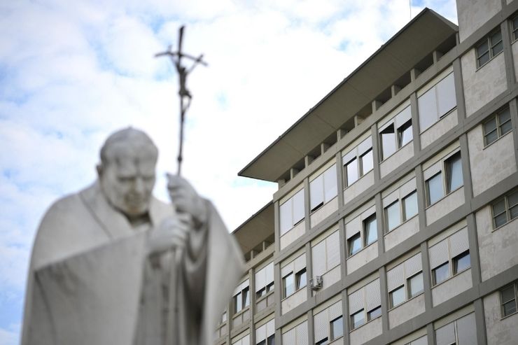 Una veduta esterna del policlinico Gemelli dove è ricoverato Papa Francesco