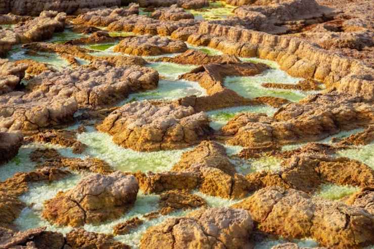 Una foto di un luogo pieno di minerali