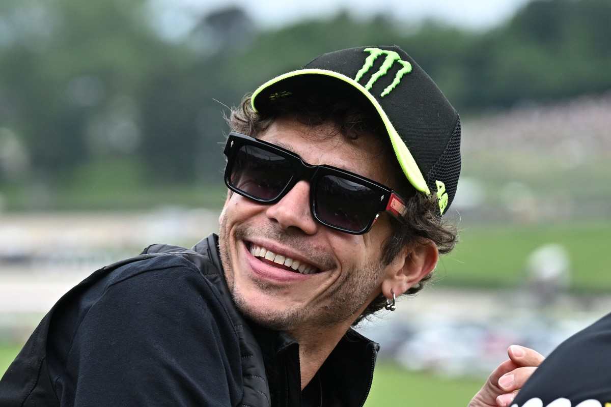 Valentino Rossi svela tutto in diretta, brividi tra i tifosi: cos’è successo