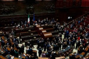 Il Parlamento in seduta congiunta che vota i nuovi giudici della Consulta